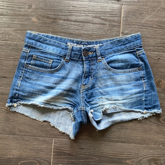 Mossimo Supply Co. Pants - Jean shorts size 7 (fits 6) in great condition